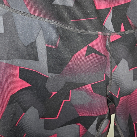 Reebok Active Cropped Capri Stretch Tights Leggings Size Medium - Picture 3 of 5